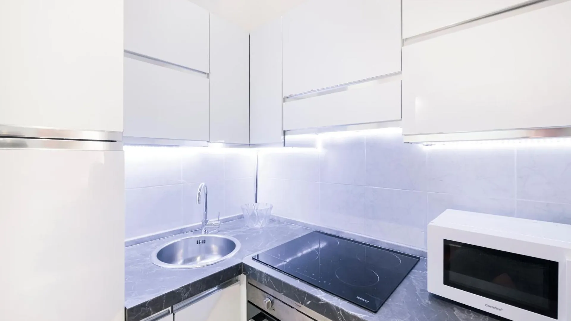 Easylife - Spacious Apartment On The First Floor In The Gae Aulenti Area Milan
