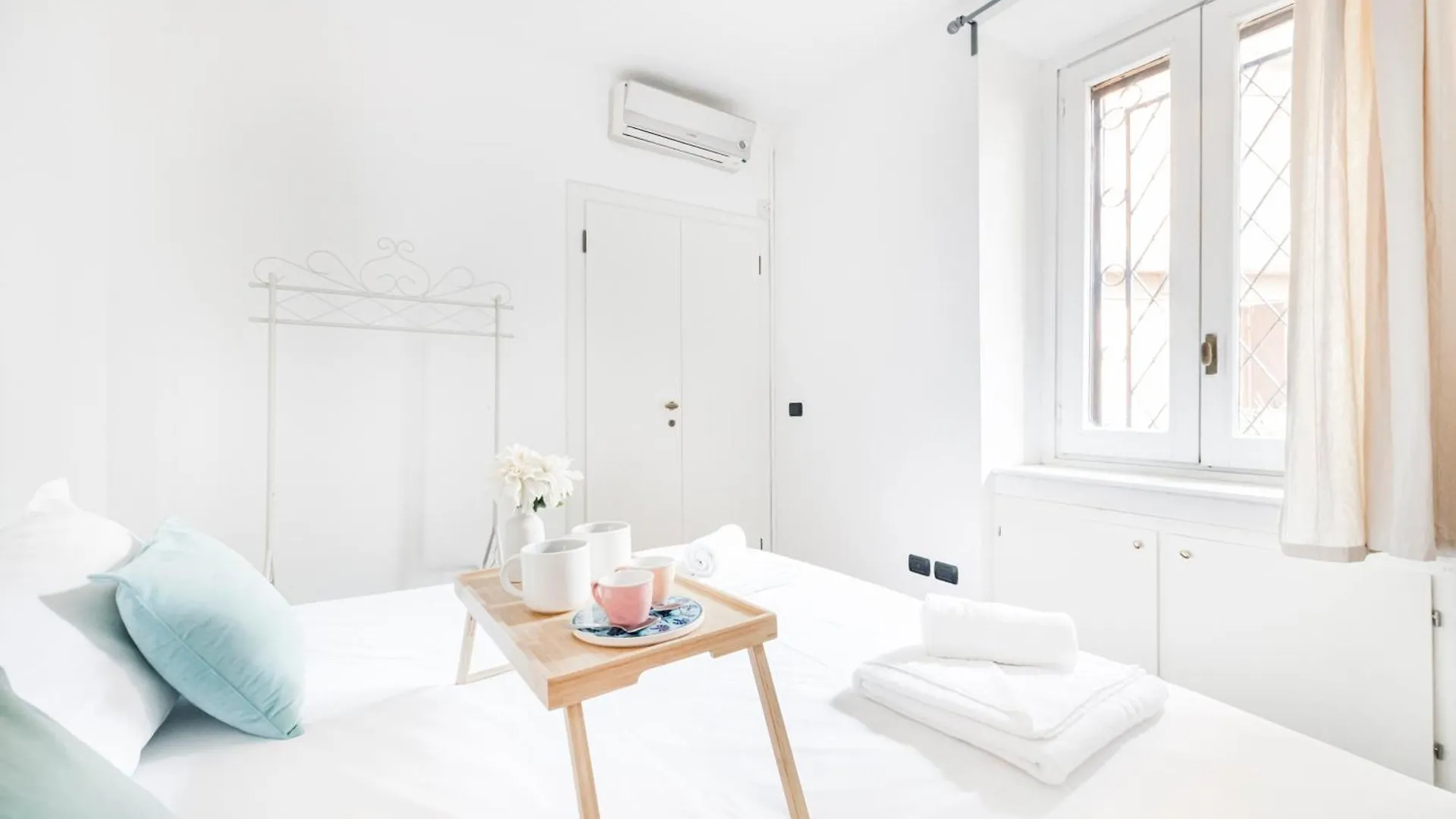 Easylife - Spacious Apartment On The First Floor In The Gae Aulenti Area Milan Italy