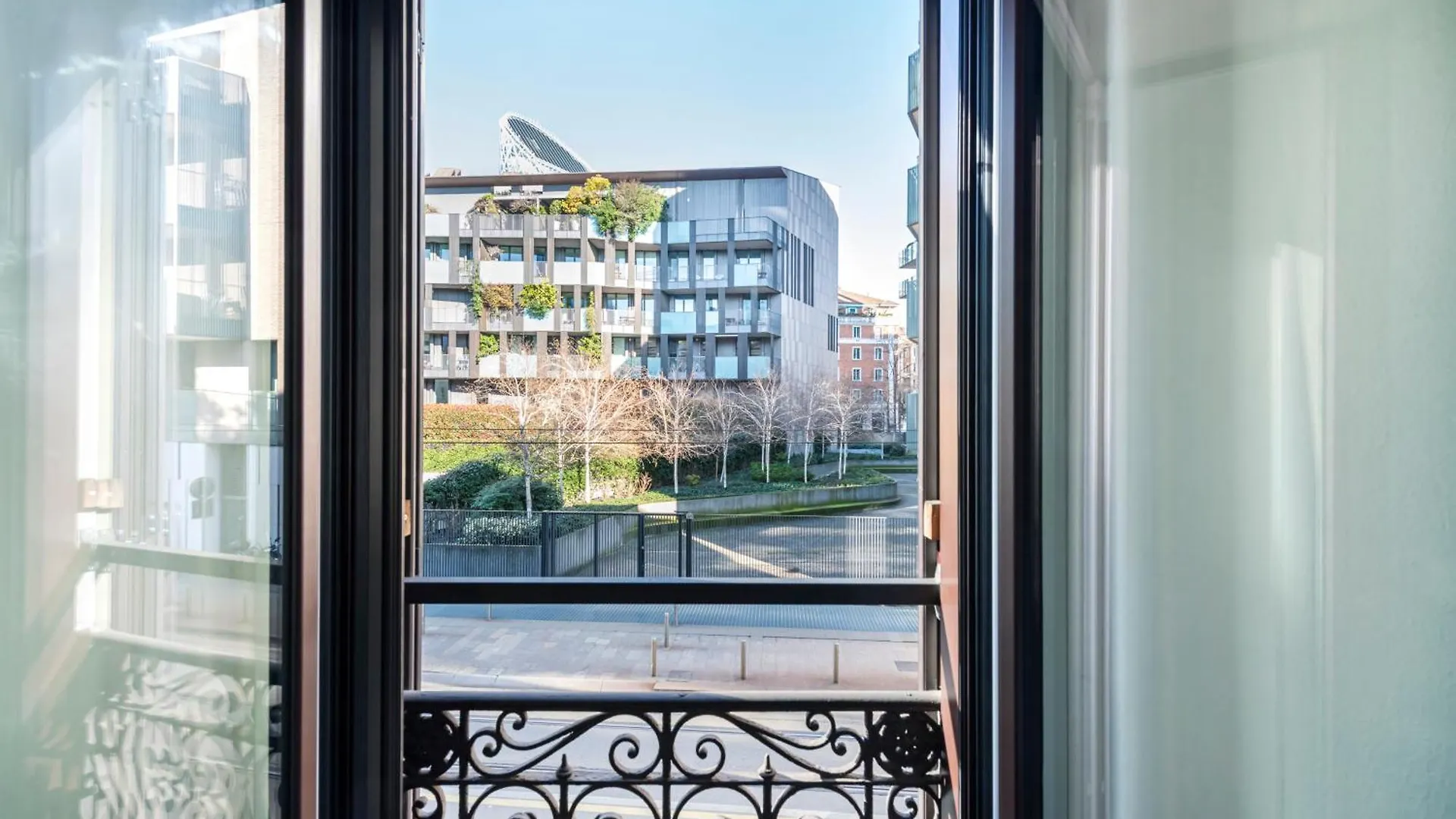 Easylife - Spacious Apartment On The First Floor In The Gae Aulenti Area Milan